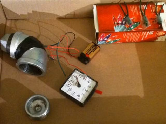 Những dụng cụ Jose Pimentel dùng để chế tạo bom