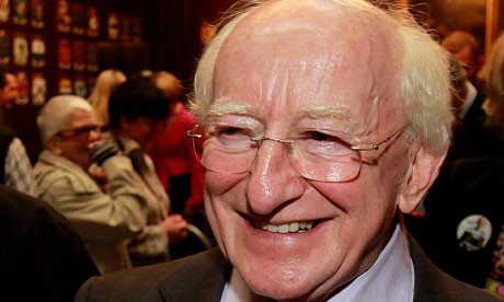Michael D Higgins - Tổng thống thứ 9 của Ireland vừa đắc cử sau cuộc bỏ phiếu hôm 19/10/2011. Ông Higgins từng giữ chức Bộ trưởng Văn hóa Ireland, Chủ tịch Công đảng, một nhà thơ, một nhà hoạt động nhân quyền Michael D Higgins - Tổng thống thứ 9 của Ireland vừa đắc cử sau cuộc bỏ phiếu hôm 19/10/2011. Ông Higgins từng giữ chức Bộ trưởng Văn hóa Ireland, Chủ tịch Công đảng, một nhà thơ, một nhà hoạt động nhân quyền