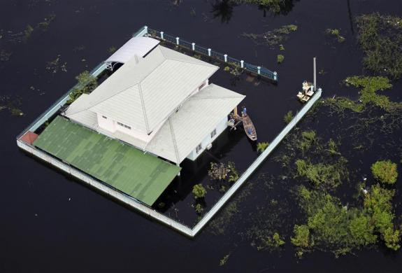 Cô lập trong nước lũ Cô lập trong nước lũ