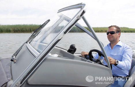 Trổ tài lái tàu cao tốc