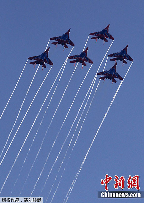 Đội nhào lộn trên không "Swifts" thành lập năm 1991 của Không quân Nga. Đội nhào lộn trên không "Swifts" thành lập năm 1991 của Không quân Nga.