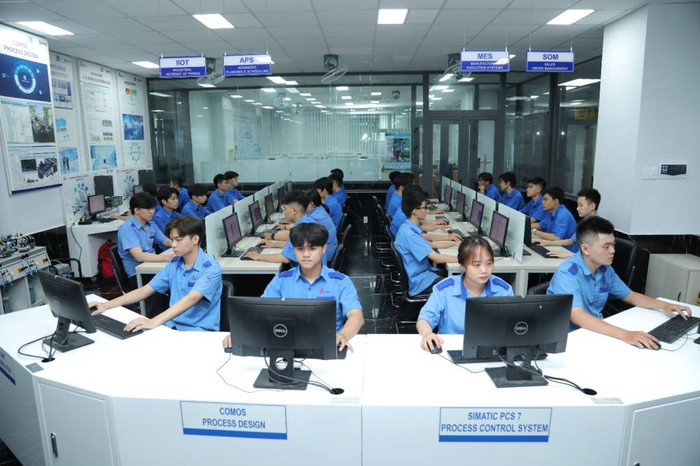 Sinh viên Trường Đại học Công nghiệp Thành phố Hồ Chí Minh. (Ảnh: website nhà trường) Sinh viên trường đại học công nghiệp tphcm.jpg