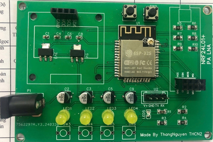 Sản phẩm bo mạch phát triển ứng dụng chip bán dẫn trong IoT của sinh viên chuyên ngành Kỹ thuật Điện tử và Tin học Công nghiệp, Trường Đại học Giao thông vận tải. (Ảnh: NTCC) GTVT2.jpg