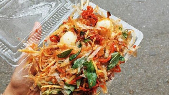 Cơ quan chức năng của Đà Nẵng đang làm rõ sự việc sau khi có thông tin nghi ngờ 6 học sinh ngộ độc vì ăn bánh tráng trộn. ảnh minh họa.