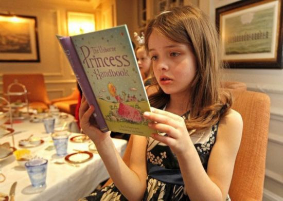 Đọc chuyện cổ tích