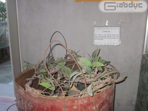 ...trốn trong thùng rác, thùng phuy. Những cuộc vượt ngục có một không hai ở nhà tù Phú Quốc đã chứng minh tinh thần quả cảm của người cộng sản. ...trốn trong thùng rác, thùng phuy. Những cuộc vượt ngục có một không hai ở nhà tù Phú Quốc đã chứng minh tinh thần quả cảm của người cộng sản.