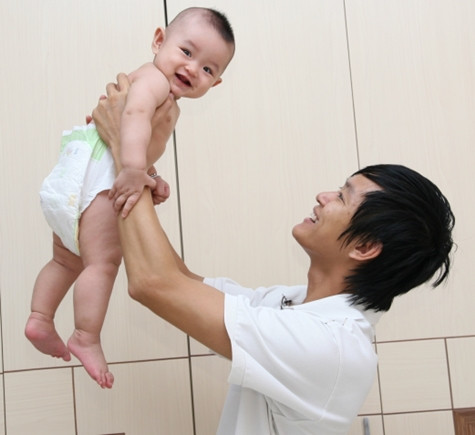 Mẹ chính là người gỡ rối cho anh khỏi sự nghi ngờ và ngày càng yêu con trai hơn. Ảnh minh họa: Nguồn Internet