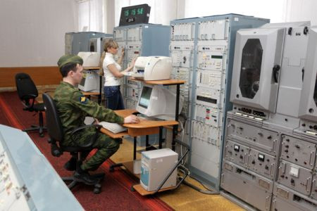 Hệ thống các thiết bị phức tạp bên trong trung tâm Hệ thống các thiết bị phức tạp bên trong trung tâm