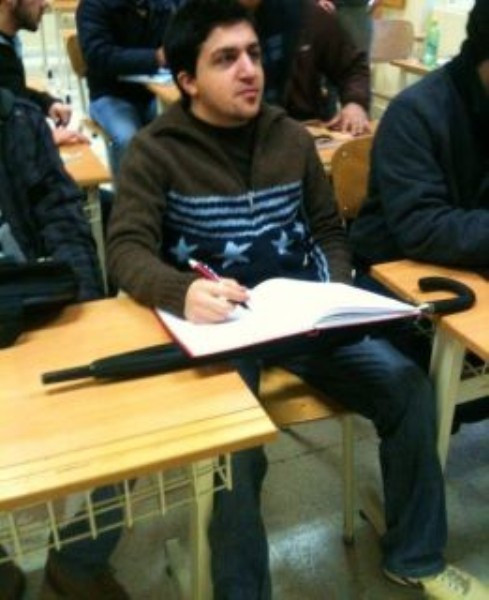 Hãy nhớ mang theo ô mỗi lần đi học nhé. Nó sẽ giúp ích cho bạn rất nhiều đấy.