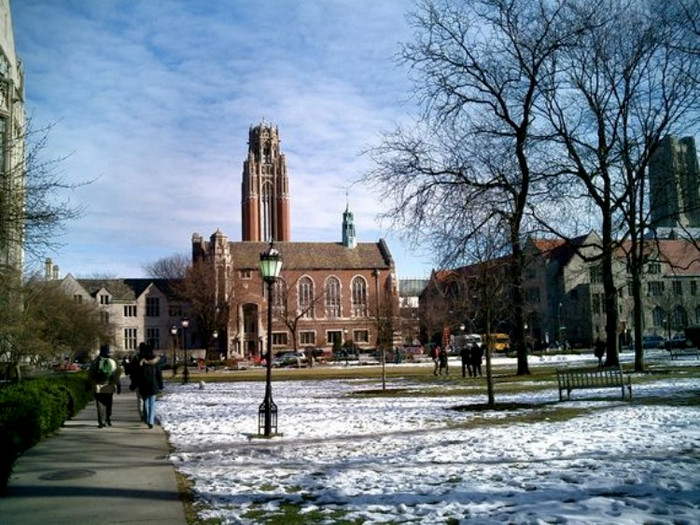 7. University of Chicago Mức học bổng trung bình bậc đại học: 48.436 USD Số lượng sinh viên quốc tế nhập học: 63 7. University of Chicago Mức học bổng trung bình bậc đại học: 48.436 USD Số lượng sinh viên quốc tế nhập học: 63