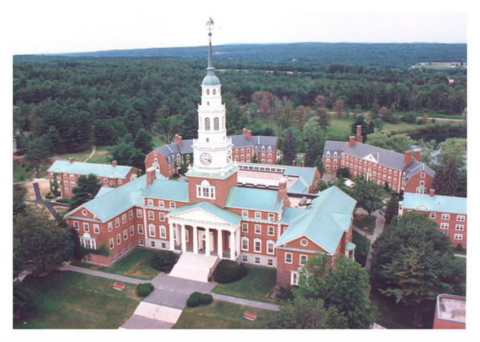 10. Colby College Mức học bổng trung bình bậc đại học: 47.469 USD Số lượng sinh viên quốc tế nhập học: 94 10. Colby College Mức học bổng trung bình bậc đại học: 47.469 USD Số lượng sinh viên quốc tế nhập học: 94