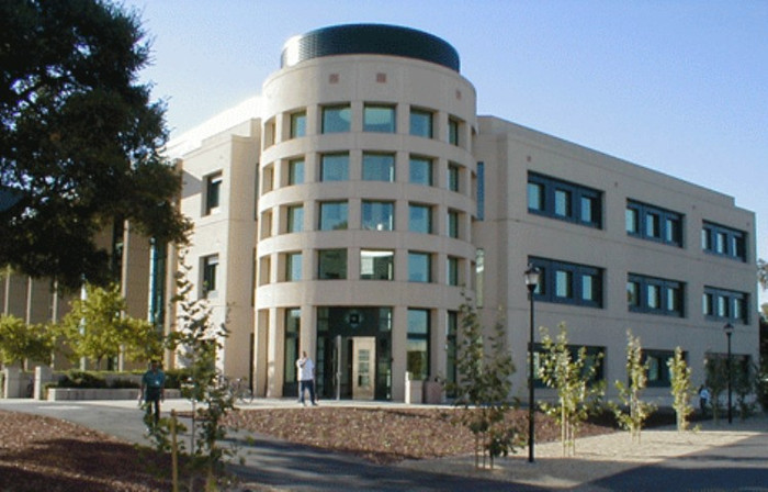 4. Stanford University School of Medicine Thứ hạng trên BXH các trường y tốt nhất nước Mỹ: 5 Số thí sinh ứng tuyển: 5.873 Số thí sinh trúng tuyển: 192 Tỉ lệ thí sinh được nhận: 3,3% 4. Stanford University School of Medicine Thứ hạng trên BXH các trường y tốt nhất nước Mỹ: 5 Số thí sinh ứng tuyển: 5.873 Số thí sinh trúng tuyển: 192 Tỉ lệ thí sinh được nhận: 3,3%