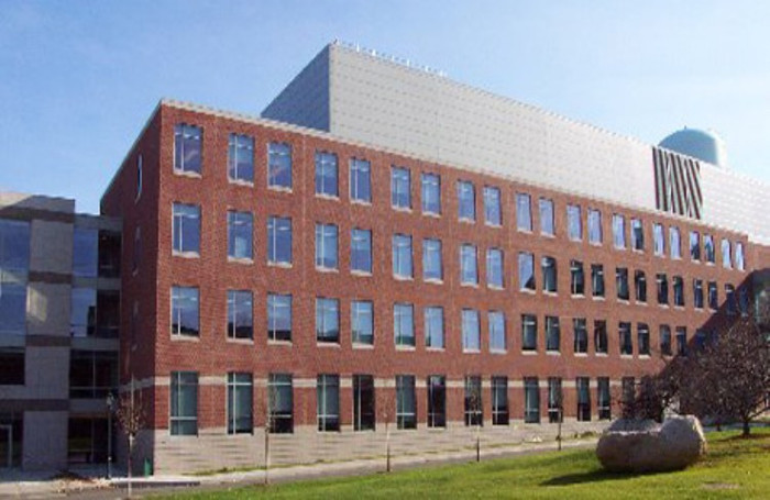 10 University of Vermont, College of Medicine Thứ hạng trên BXH các trường y tốt nhất nước Mỹ: 60 Số thí sinh ứng tuyển: 5.516 Số thí sinh trúng tuyển: 221 Tỉ lệ thí sinh được nhận: 4,0% 10 University of Vermont, College of Medicine Thứ hạng trên BXH các trường y tốt nhất nước Mỹ: 60 Số thí sinh ứng tuyển: 5.516 Số thí sinh trúng tuyển: 221 Tỉ lệ thí sinh được nhận: 4,0%