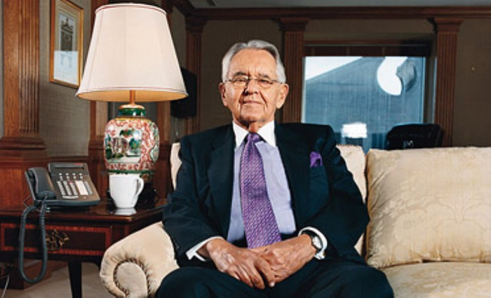 Số lượng tỷ phú tốt nghiệp tại NU là 10 người, trong đó có Peter Peterson (đồng sáng lập Tập đoàn đầu tư tài chính Mỹ Blackstone), Jay Robert và Daniel Pritzker.. (Ảnh: Peter Peterson (đồng sáng lập Tập đoàn đầu tư tài chính Mỹ Blackstone)) Số lượng tỷ phú tốt nghiệp tại NU là 10 người, trong đó có Peter Peterson (đồng sáng lập Tập đoàn đầu tư tài chính Mỹ Blackstone), Jay Robert và Daniel Pritzker.. (Ảnh: Peter Peterson (đồng sáng lập Tập đoàn đầu tư tài chính Mỹ Blackstone))