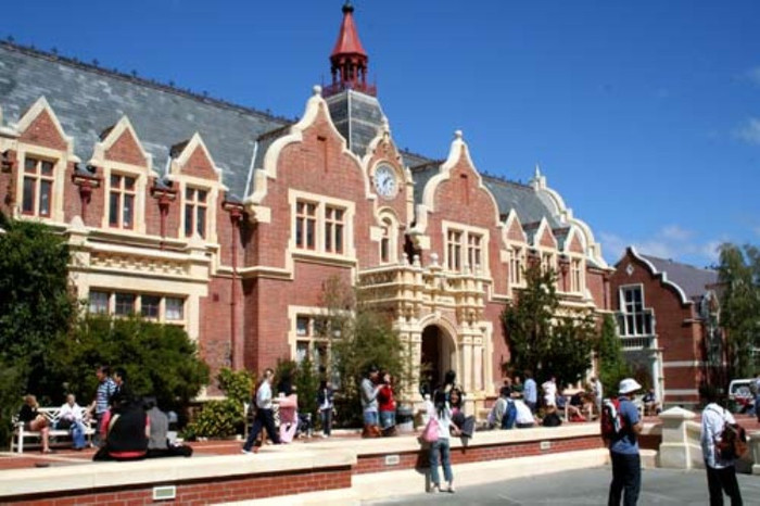 Lincoln University International Centre PO Box 94 Lincoln 7647 Canterbury New Zealand Website: www.lincoln.ac.nz Email: international@lincoln.ac.nz Fax: 00 64 3 325 3879