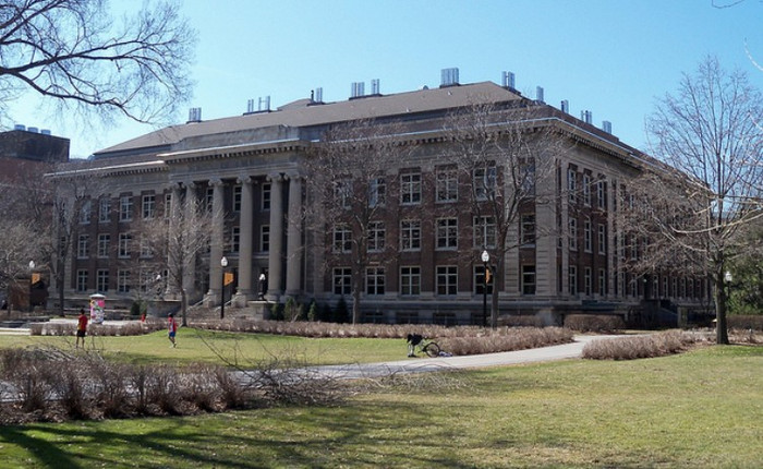 Đại học Minnesota có các chuyên ngành chính như: Sinh học, thiết kế, Giáo dục và phát triển con người, thực phẩm, Khoa học nông nghiệp và tài nguyên thiên nhiên, nghệ thuật tự do, Dược, Thú Y, Nha khoa, Trường Luật, Trường Y khoa, Điều dưỡng, quản lý, và Y tế công cộng. Đại học Minnesota có các chuyên ngành chính như: Sinh học, thiết kế, Giáo dục và phát triển con người, thực phẩm, Khoa học nông nghiệp và tài nguyên thiên nhiên, nghệ thuật tự do, Dược, Thú Y, Nha khoa, Trường Luật, Trường Y khoa, Điều dưỡng, quản lý, và Y tế công cộng.