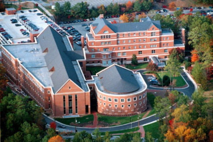 46. University of North Carolina at Chapel Hill, United States Trường Đại học Bắc Carolina tại Chapel Hill (University of North Carolina at Chapel Hill) đã mở cửa tiếp nhận sinh viên vào năm 1795. Đây là một trường đại học công lập nằm tại Chapel Hill, North Carolina.Xem thêm Những hình ảnh hài hước của các bạn sinh viên trên khắp thế giới (P15) 46. University of North Carolina at Chapel Hill, United States Trường Đại học Bắc Carolina tại Chapel Hill (University of North Carolina at Chapel Hill) đã mở cửa tiếp nhận sinh viên vào năm 1795. Đây là một trường đại học công lập nằm tại Chapel Hill, North Carolina.Xem thêm Những hình ảnh hài hước của các bạn sinh viên trên khắp thế giới (P15)