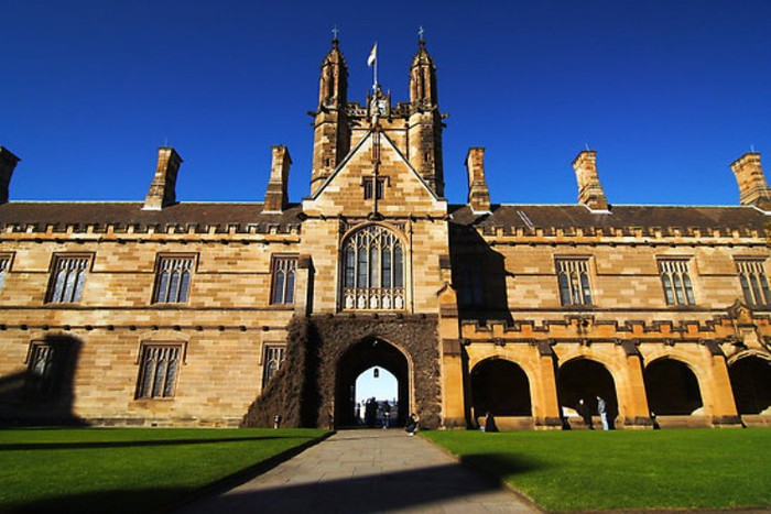 Đại học Sydney đào tạo nhiều chuyên ngành với nhiều ngành học rất thú vị và đang được ưa chuộng: Thương mại, Kinh tế, Tài chính, Du lịch, Luật, Công nghệ thông tin ... Bằng cấp của Đại học Sydney được công nhận trên thế giới. Điều này đảm bảo cho cơ hội việc làm của sinh viên sau khi ra trường là rất lớn. Đại học Sydney đào tạo nhiều chuyên ngành với nhiều ngành học rất thú vị và đang được ưa chuộng: Thương mại, Kinh tế, Tài chính, Du lịch, Luật, Công nghệ thông tin ... Bằng cấp của Đại học Sydney được công nhận trên thế giới. Điều này đảm bảo cho cơ hội việc làm của sinh viên sau khi ra trường là rất lớn.