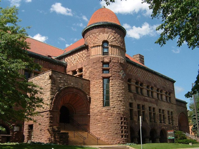 47. University of Minnesota, United States Minnessota là một tiểu bang vùng Trung Tây của Hoa Kỳ. Minnessota có hai thành phố rất lớn là St. Paul và Mineapolis với hệ thống nhà cao tầng và cầu đi bộ hiện đại vào bậc nhất thế giới. 47. University of Minnesota, United States Minnessota là một tiểu bang vùng Trung Tây của Hoa Kỳ. Minnessota có hai thành phố rất lớn là St. Paul và Mineapolis với hệ thống nhà cao tầng và cầu đi bộ hiện đại vào bậc nhất thế giới.