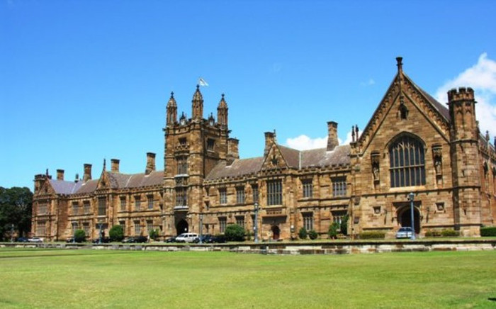 Với hơn 150 năm hìnhthành và phát triển, với những thành tích vượt trội, ĐH Sydney đã khẳng định được thương hiệu và đẳng cấp quốc tế của mình, xứng đáng với sự bình chọn và tín nhiệm của Hội đồng thẩm định giáo dục quốc tế Với hơn 150 năm hìnhthành và phát triển, với những thành tích vượt trội, ĐH Sydney đã khẳng định được thương hiệu và đẳng cấp quốc tế của mình, xứng đáng với sự bình chọn và tín nhiệm của Hội đồng thẩm định giáo dục quốc tế