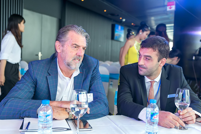 Dự kiến chỉ tiêu hạn mức cho thị thực định cư diện tay nghề sẽ tăng từ 15-30%, thời gian xem xét hồ sơ chỉ 2 đến 6 tháng. Dự kiến chỉ tiêu hạn mức cho thị thực định cư diện tay nghề sẽ tăng từ 15-30%, thời gian xem xét hồ sơ chỉ 2 đến 6 tháng.