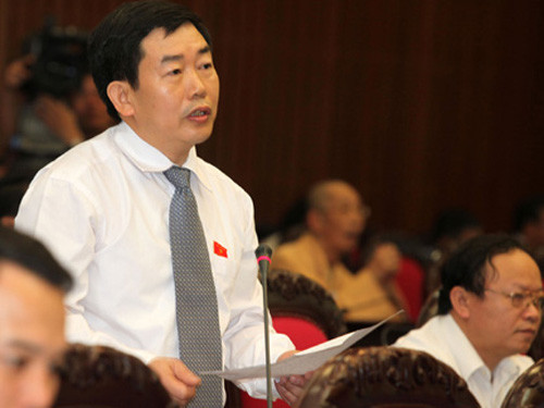 ĐBQH Nguyễn Văn Tuyết. ĐBQH Nguyễn Văn Tuyết.