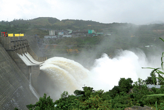 46/60 dự án thủy điện đã thanh tra chưa có giấy phép sử dụng nguồn nước mặt. Ảnh minh họa, nguồn internet. 46/60 dự án thủy điện đã thanh tra chưa có giấy phép sử dụng nguồn nước mặt. Ảnh minh họa, nguồn internet.