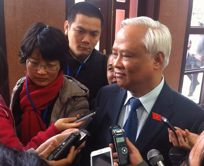 PCT Quốc hội Uông Chu Lưu chia sẻ với báo chí về bản Hiến pháp mới. Ảnh: Ngọc Quang.