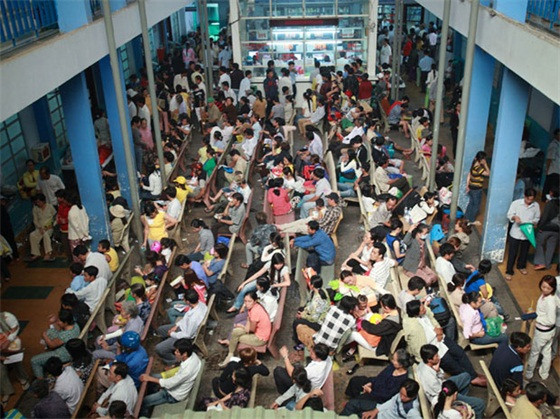 Tình trạng quá tải ở nhiều bệnh viện tuyến trung ương chưa được cải thiện. Ảnh minh họa, nguồn internet. Tình trạng quá tải ở nhiều bệnh viện tuyến trung ương chưa được cải thiện. Ảnh minh họa, nguồn internet.