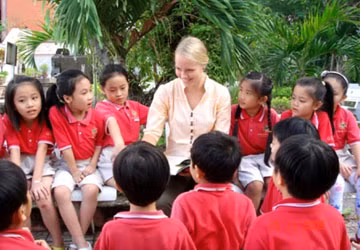 Học trường quốc tế từ nhỏ giúp trẻ phát triển nhanh ngôn ngữ thứ hai, nhưng cũng có thể khiến trẻ "đuối" tiếng mẹ Việt (Ảnh minh họa)