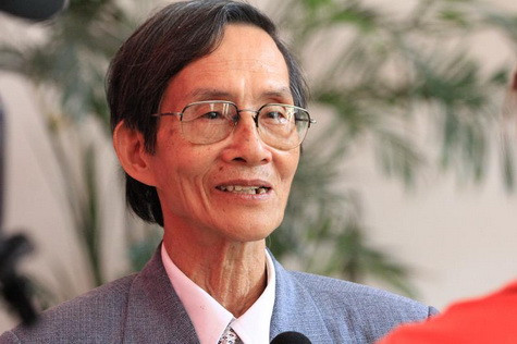 Ông Nguyễn Đình Ngộ - Hiệu trưởng ĐH Phú Xuân Ông Nguyễn Đình Ngộ - Hiệu trưởng ĐH Phú Xuân