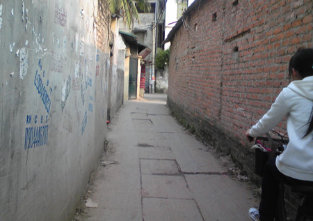 Các nữ sinh cần cảnh giác, không nên đi một mình khi chưa có kết luận của công an Các nữ sinh cần cảnh giác, không nên đi một mình khi chưa có kết luận của công an