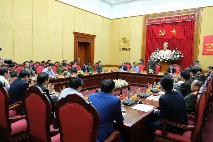 Toàn cảnh buổi làm việc.