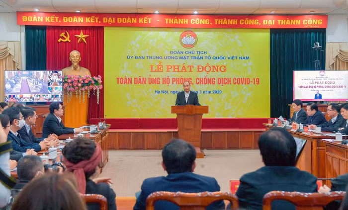 Thủ tướng Nguyễn Xuân Phúc phát biểu tại lễ phát động toàn dân chung tay phòng, chống dịch Covid – 19.