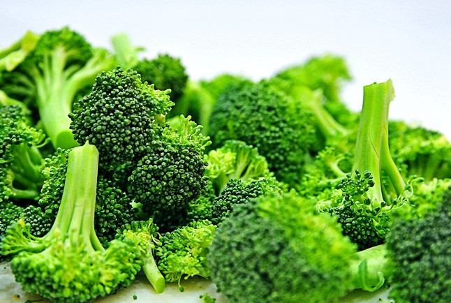 Súp lơ cung cấp nhiều vitamin E và vitamin B9.