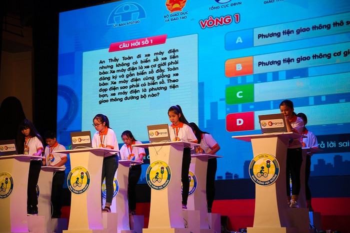 Cuộc thi giúp cho các em học sinh ở cả THCS và THPT có điều kiện tìm hiểu và nắm vững kiến thức về an toàn giao thông.