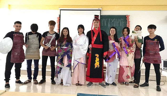Tiết học Lịch sử văn minh Thế giới của khoa Du lịch. Tiết học Lịch sử văn minh Thế giới của khoa Du lịch.