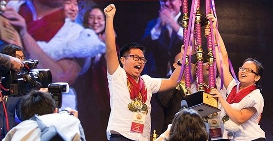 The World Scholar’s Cup được ví như “Lễ hội học tập toàn cầu” của học sinh phổ thông trên thế giới. The World Scholar’s Cup được ví như “Lễ hội học tập toàn cầu” của học sinh phổ thông trên thế giới.
