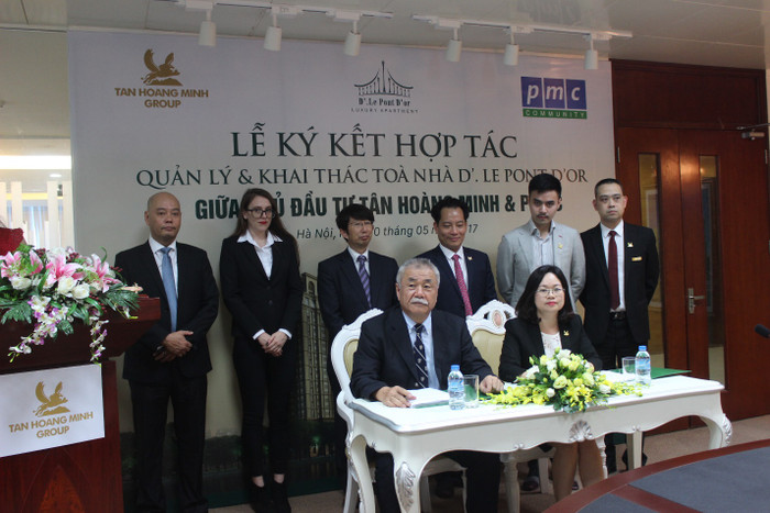 Đại diện Tập đoàn Tân Hoàng Minh và PMCC ký kết hợp đồng dịch vụ quản lý vận hành dự án D’. Le Pont D’or