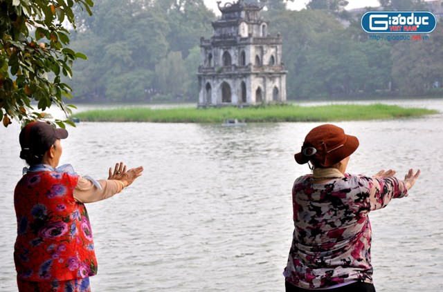 Tập thể dục đều đặn mỗi ngày là một phương thuốc vô cùng quý giá giúp mỗi người chống lại bệnh tật. ảnh: Giáo dục Việt Nam.