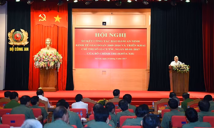 Thủ tướng nhấn mạnh việc cần tạo sự chuyển biến rõ nét trong nhận thức, bảo đảm an ninh kinh tế trong tình hình hiện nay. ảnh: VGP.