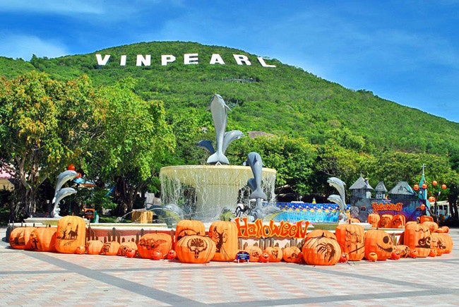 Khánh Hòa nổi tiếng về du lịch với những thương hiệu nổi tiếng như Vinpearl. Khánh Hòa nổi tiếng về du lịch với những thương hiệu nổi tiếng như Vinpearl.