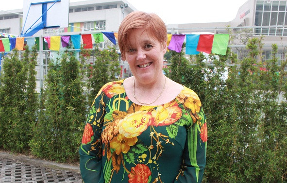 Cô Aine Muire Carroll (người Ailen) cho biết, rất yêu cuộc sống tại Việt Nam. Cô Aine Muire Carroll (người Ailen) cho biết, rất yêu cuộc sống tại Việt Nam.