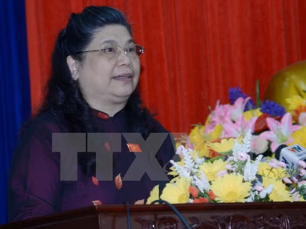 Phó Chủ tịch Quốc hội chúc Tết nhân dân tỉnh Sơn La. Ảnh: TTXVN.