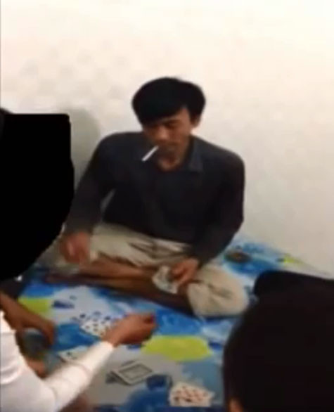 ông Phạm Đức Linh đang "sát phạt" trên chiếu bạc