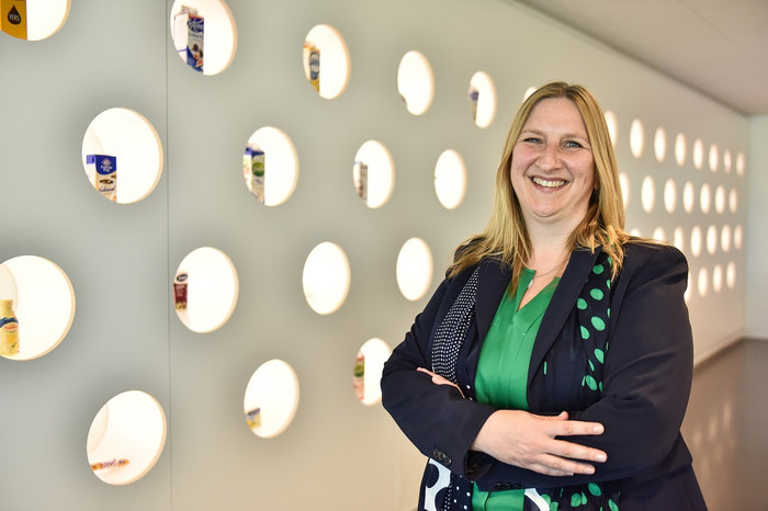 Bà Ingrid Mol - Giám đốc Nghiên cứu và Phát triển của FrieslandCampina. Bà Ingrid Mol - Giám đốc Nghiên cứu và Phát triển của FrieslandCampina.