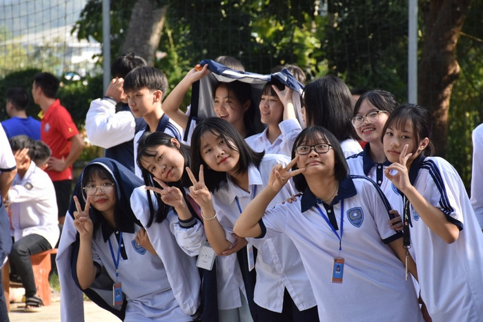 Cổ động viên cho trận chung kết bóng chuyền nam Ngành Giáo dục và Đào tạo tỉnh Điện Biên năm 2019. Ảnh: HN. Cổ động viên cho trận chung kết bóng chuyền nam Ngành Giáo dục và Đào tạo tỉnh Điện Biên năm 2019. Ảnh: HN.