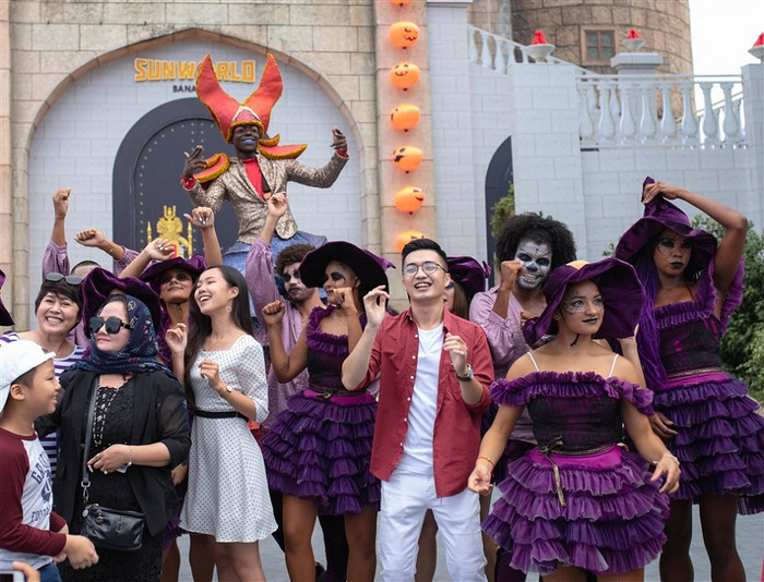 Halloween trên đỉnh Bà Nà thu hút đông đảo người tham gia. Halloween trên đỉnh Bà Nà thu hút đông đảo người tham gia.