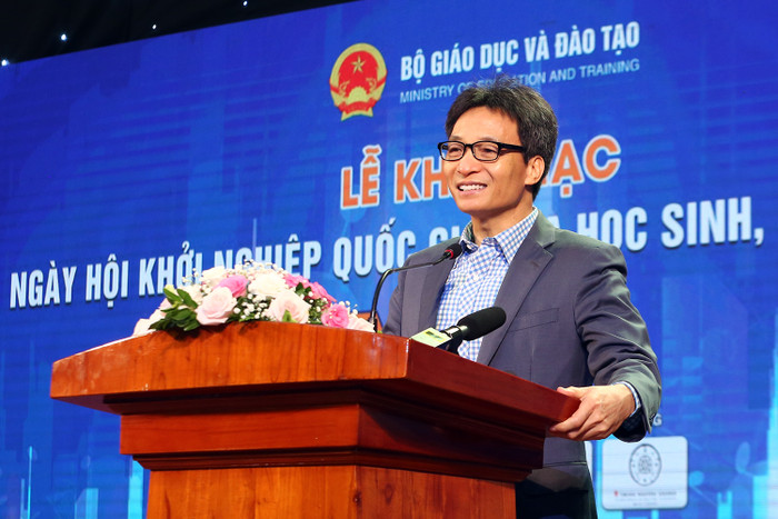 Phó Thủ tướng Vũ Đức Đam: Sáng tạo là của cá nhân nhưng kết nối với nhau thì càng có ý nghĩa lớn hơn và cổ vũ thêm nhiều sáng tạo mới. Ảnh: VGP/Đình Nam Phó Thủ tướng Vũ Đức Đam: Sáng tạo là của cá nhân nhưng kết nối với nhau thì càng có ý nghĩa lớn hơn và cổ vũ thêm nhiều sáng tạo mới. Ảnh: VGP/Đình Nam