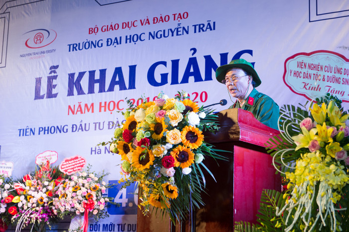 Tiến sĩ Nguyễn Tiến Luận phát biểu khai giảng năm học 2019-2020 của Trường đại học Nguyễn Trãi. Tiến sĩ Nguyễn Tiến Luận phát biểu khai giảng năm học 2019-2020 của Trường đại học Nguyễn Trãi.